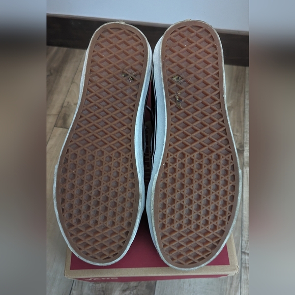 Black and White Sk8-Hi Vans Shoes - Picture 12 of 12